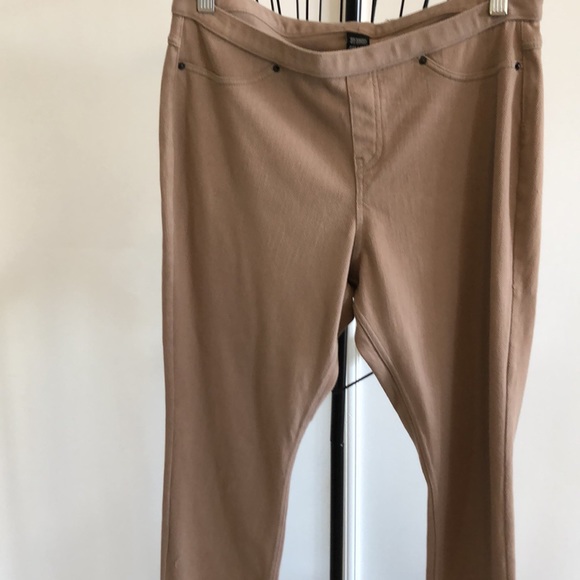 2 for $10 Leggings designed as Jeans in Tan color. Very comfy size L/G (12/14) - Picture 6 of 8